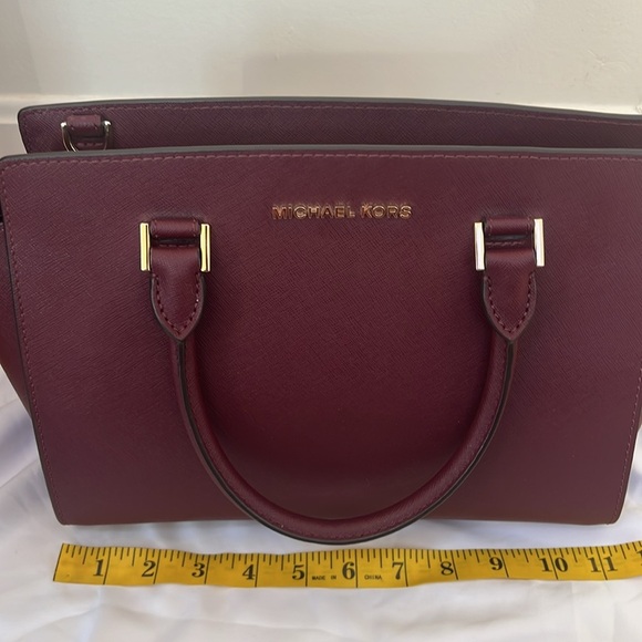 NWT! Michael Kors medium Selma merlot leather satchel . - Picture 7 of 13